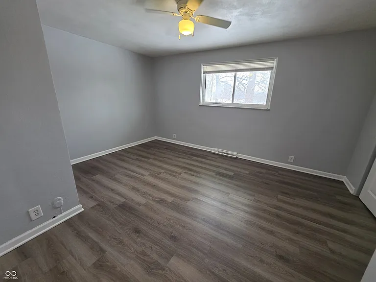 10166 Southeastern Ave — Photo 9