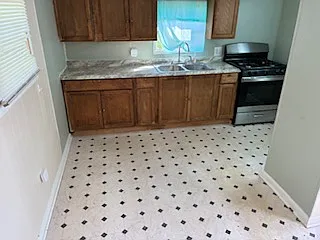 475 Landis Ln — Photo 2