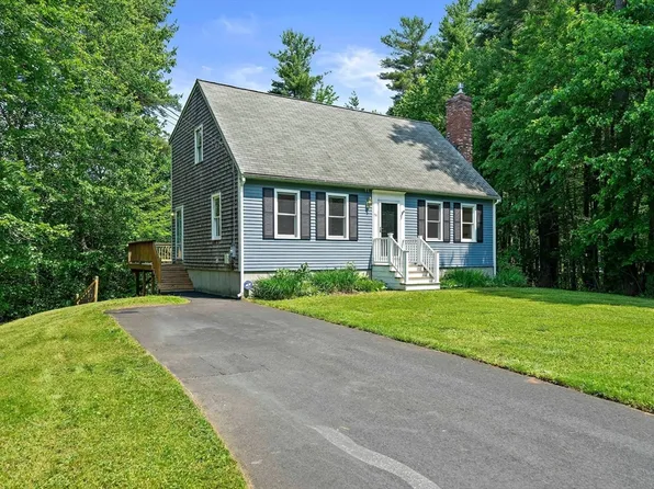 74 Blueberry Ln, Taunton, MA 02780
