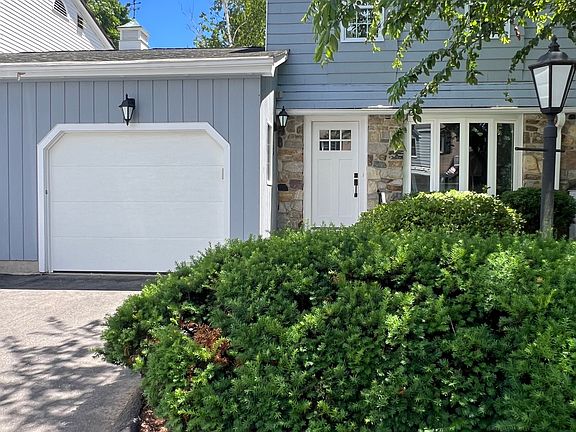 3rd image of 108 Jamestown Road #108