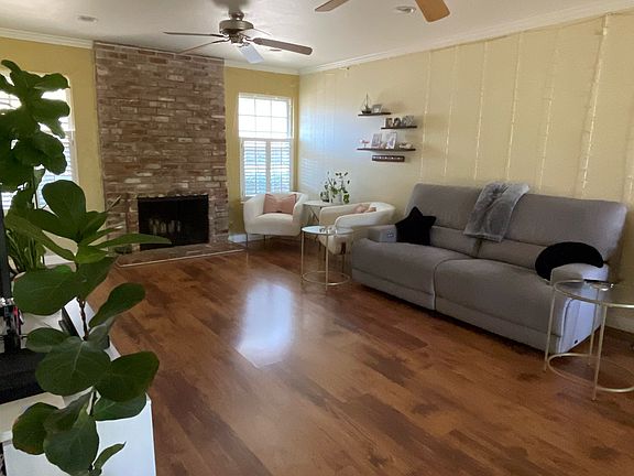 Living Room with gas fireplace
