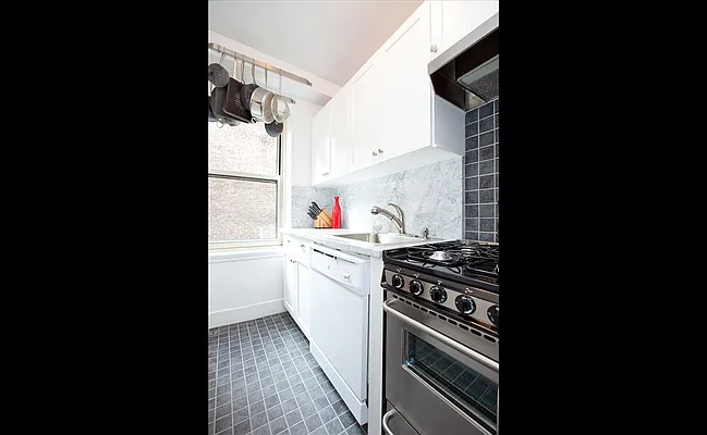 Sold by Douglas Elliman | media 10