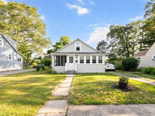 124 Everleth Ave, Warwick, RI 02888