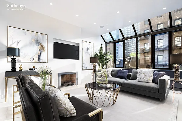 Sold by Sotheby's International Realty | media 3