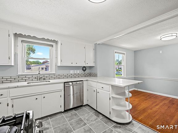 5th image of 130 Florence Street