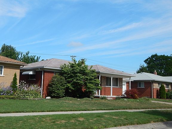 2nd image of 30521 Champine St