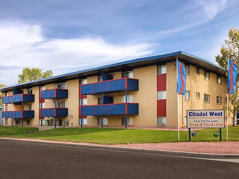 Citadel West — Photo 6