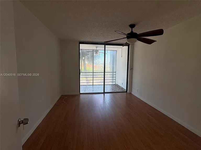 2741 Taft St #211 — Photo 5