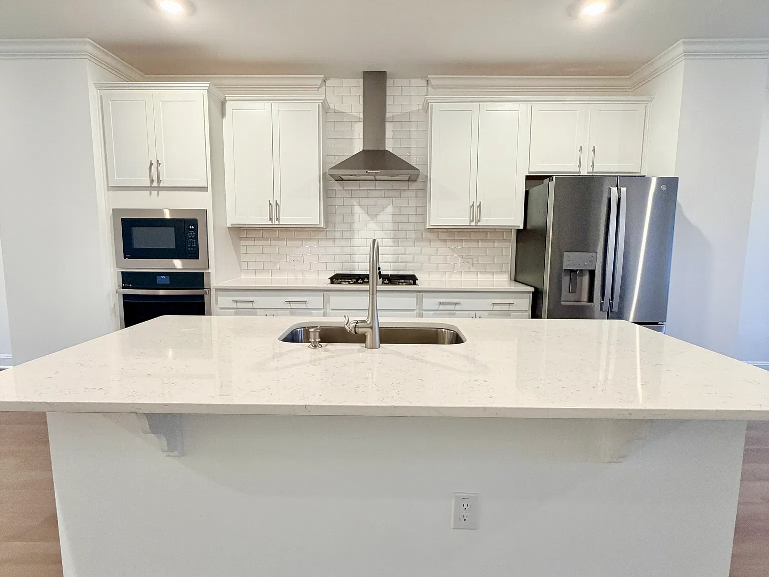 4 bed, 3.5 bath, 2250 sqft, $2,400 — Photo 4