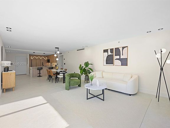 5th image of 20505 E Country Club Dr APT 1133