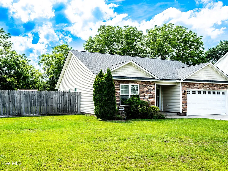 103 Perry Meadow Dr — Photo 3