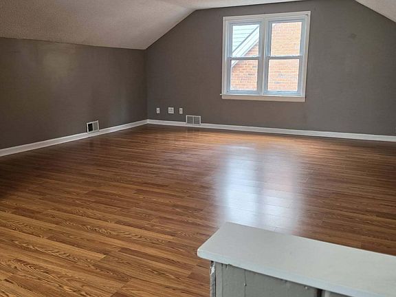 4th image of 2666 Willow St