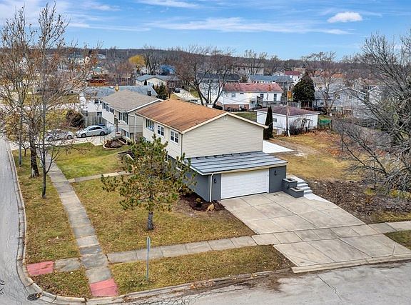 5th image of 8841 Oakwood Dr