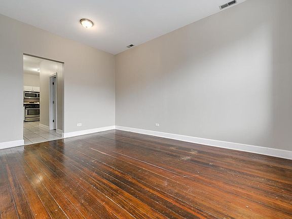2nd image of 1847 W Armitage Ave APT 2F