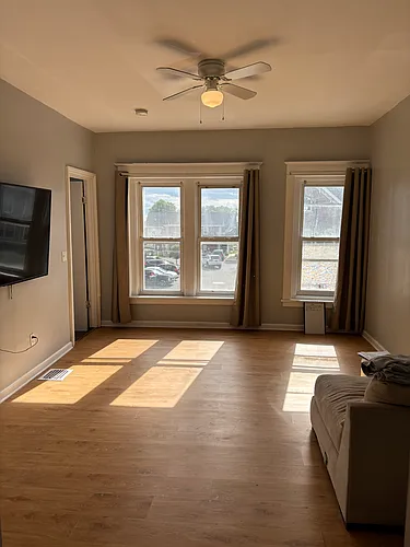 243 Niagara St #2 Photo 1