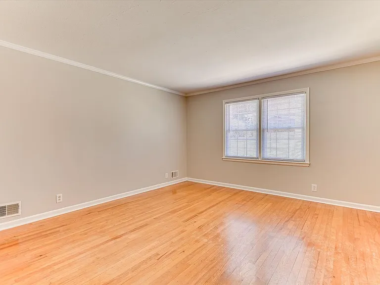 2705 Bolling Rd — Photo 31