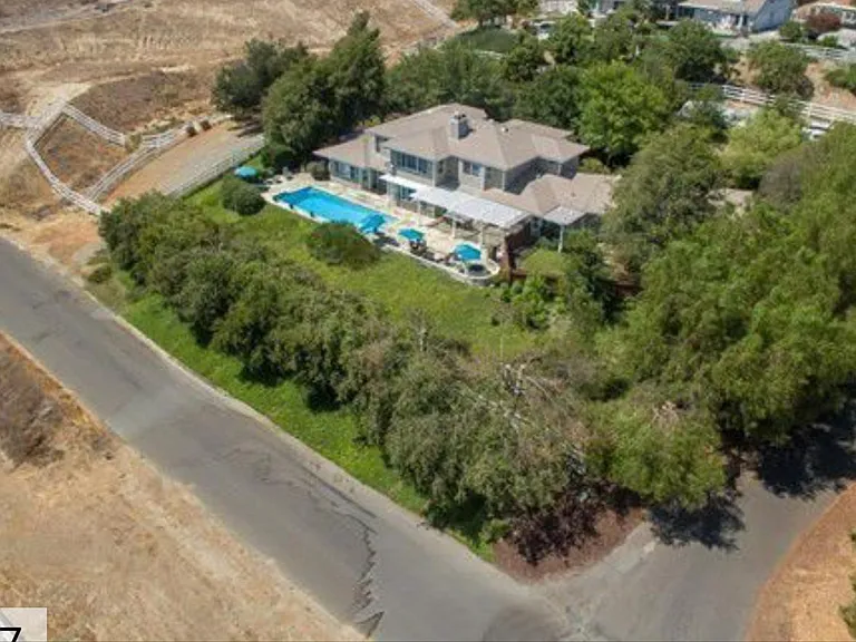 39689 Granja Ct — Photo 31