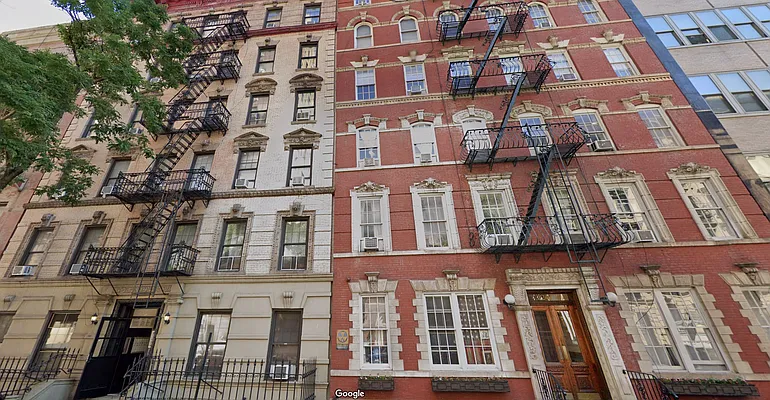 Rented by Universal Realty Group | media 10