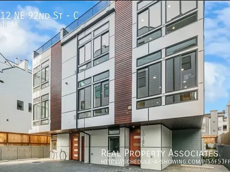1012 NE 92nd St #C — Photo 1