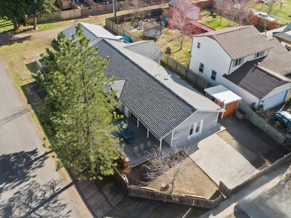 5920 W Washington St, Spirit Lake, ID 83869