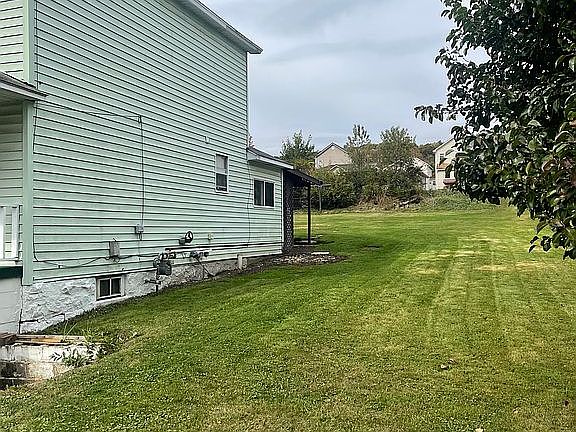 2nd image of 410 1st St