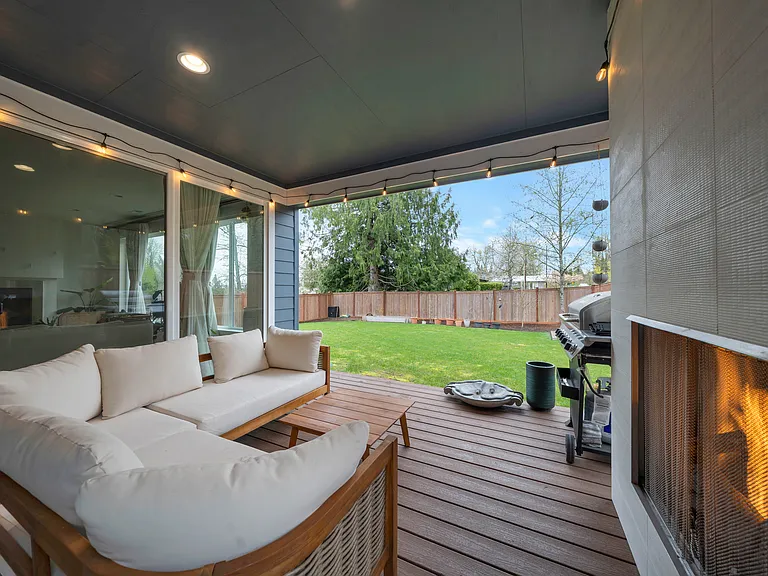 20328 SE 266th St — Photo 32