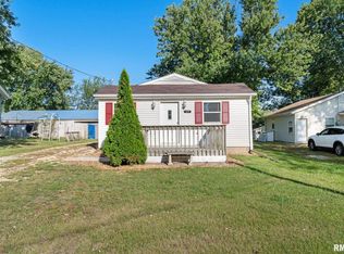 317 S 14th St, Le Claire, IA