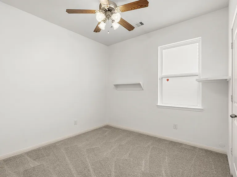 718 Crystal Lakes Dr — Photo 18