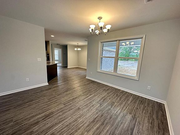 4th image of 577 A Brushwood Dr