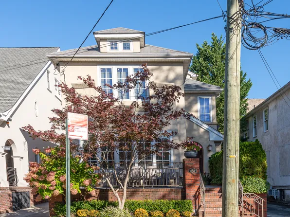 853 East 26th Street image 2 of 14