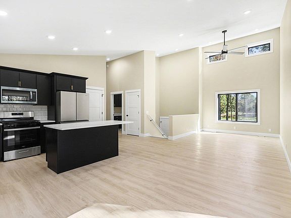 5th image of 3803 S Brooks Rd