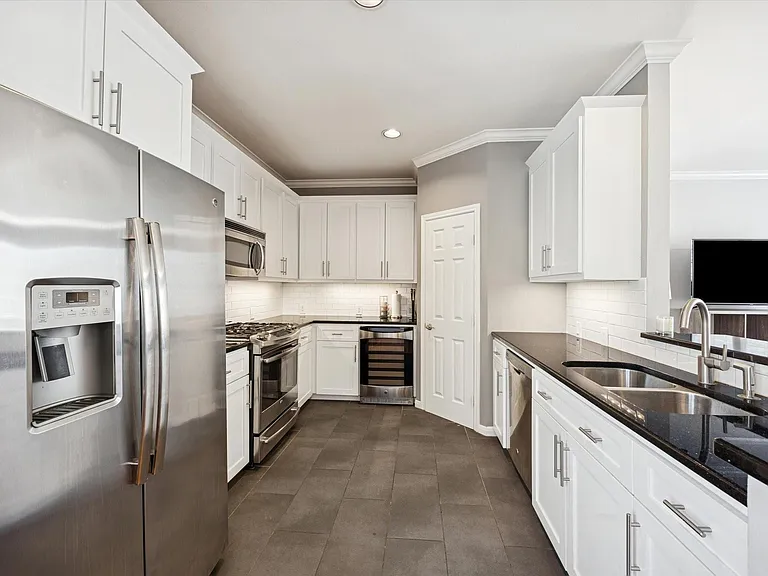 4113 Blossom St #A — Photo 6