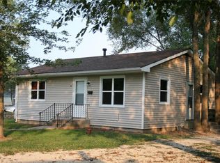 904 Allen St, Louisiana, MO 63353