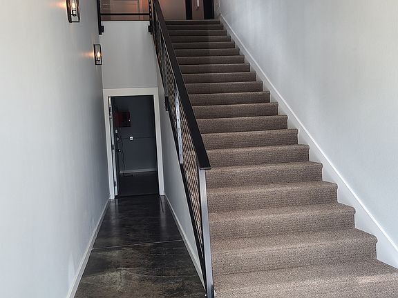 4th image of 3691 Klindt Dr #202