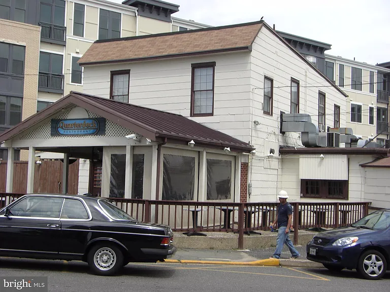 1200 N Nash St #260 — Photo 30