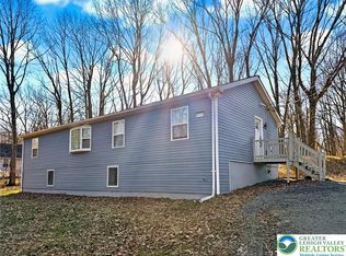 1038 Cricket Ln, Long Pond, PA 18334