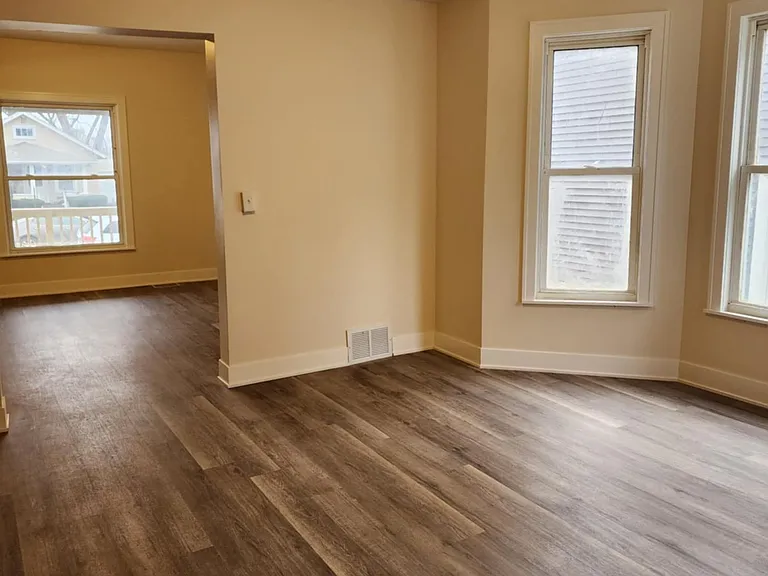 1338 E Chestnut St #A — Photo 10