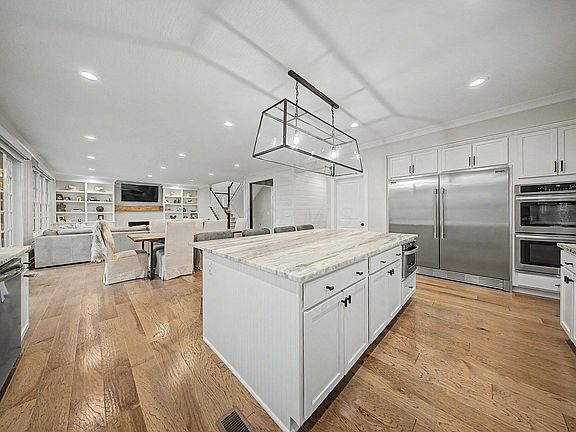 5th image of 11 Pickett Pl