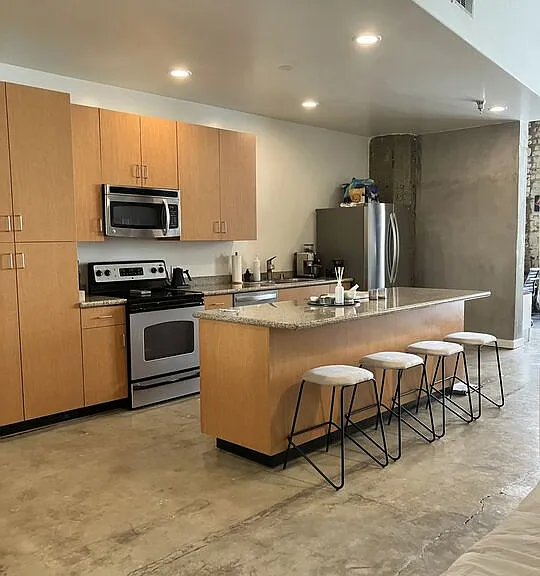 711 S Olive St #311 — Photo 3