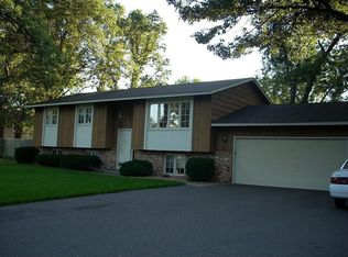 5125 Rainbow Ln, Mounds View, MN 55112