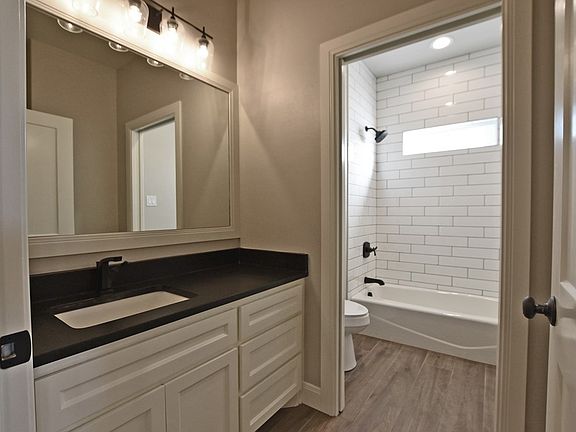 5th image of 1921 Chateau Ln