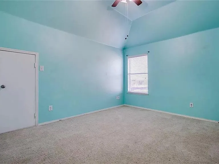2485 Mackinac Dr — Photo 14