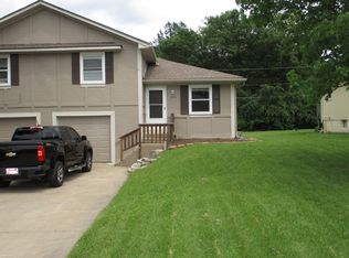 1213 S Ash St, Ottawa, KS 66067