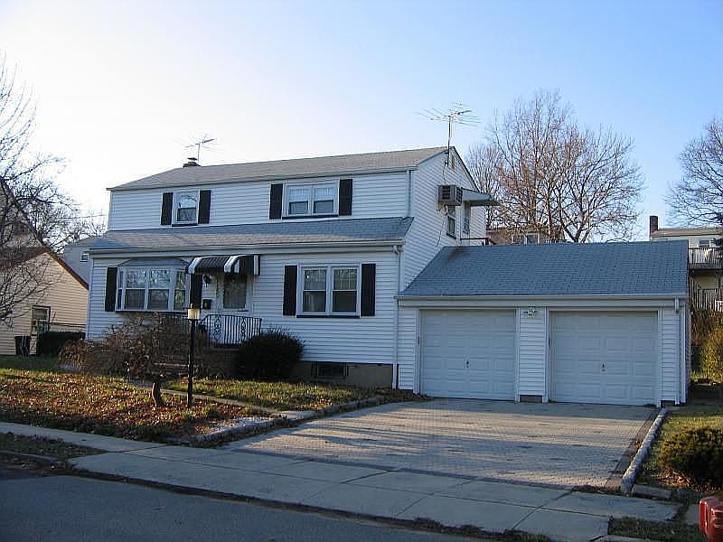 2nd Floor, 2 BR Rental Avail