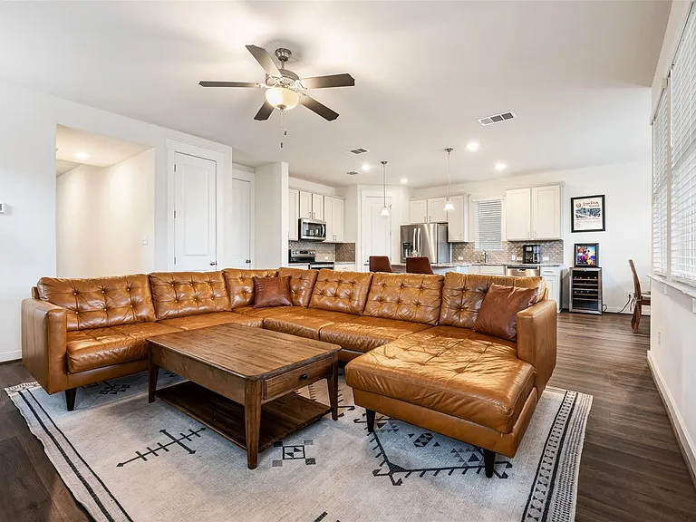 8204A Prairie Rye Dr — Photo 8