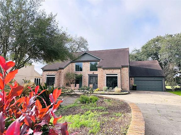2nd image of 3202 La Quinta Dr