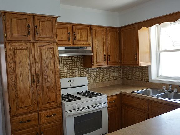 5th image of 7954 Nordica Ave #1
