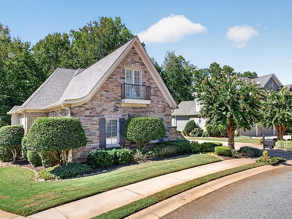 2nd image of 304 Hammetts Glen Way