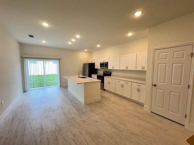 486 Big Sioux Ct — Photo 8