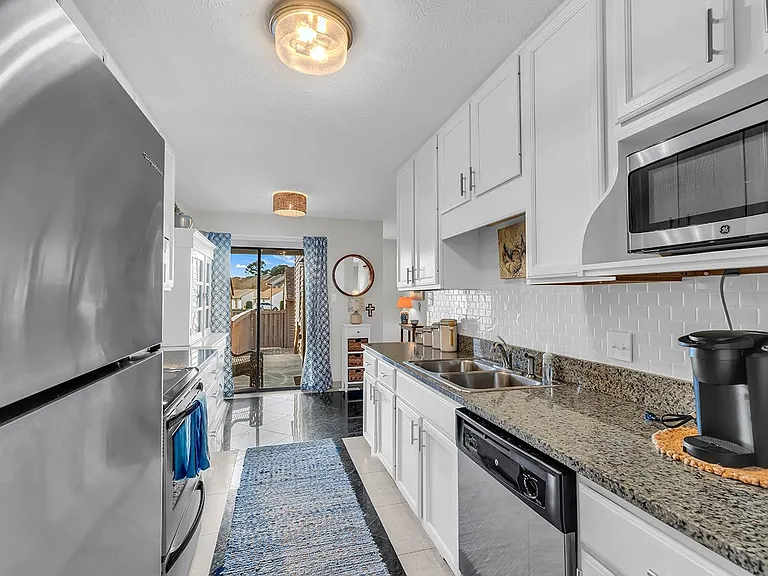 4000 Fairway Lakes Dr — Photo 11